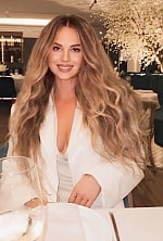 Ukrainian mail order bride Kristina from Kyiv with blonde hair and green eye color - image 4