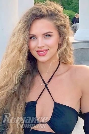 Ukrainian mail order bride Kristina from Kyiv with blonde hair and green eye color - image 1