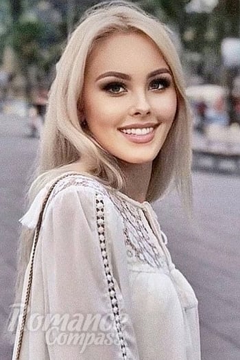 Ukrainian mail order bride Victoriya from Kyiv with blonde hair and brown eye color - image 1