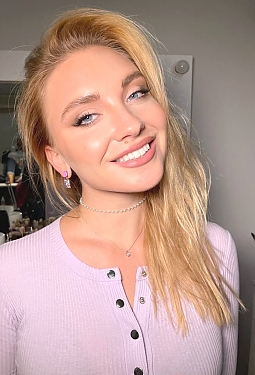 Nataliia, 31 y.o. from Toronto, Canada