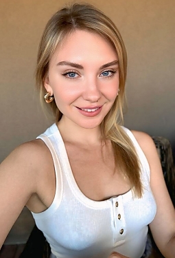 Nataliia, 31 y.o. from Toronto, Canada