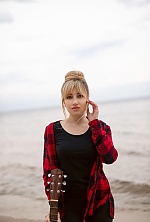 Ukrainian mail order bride Liubov from Berlin with blonde hair and green eye color - image 3