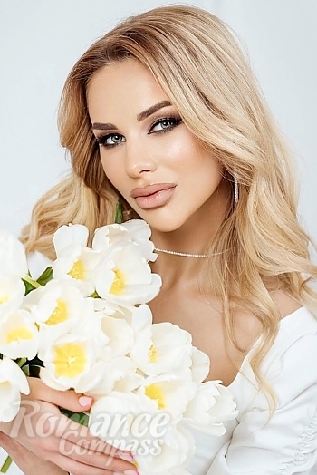 Ukrainian mail order bride Anastasia from Vinnytsia with blonde hair and green eye color - image 1