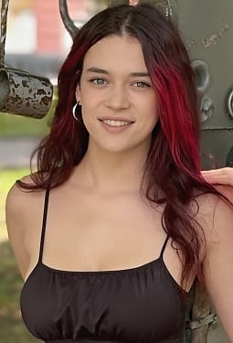 Lesya, 18 y.o. from Ivano-Frankivsk, Ukraine