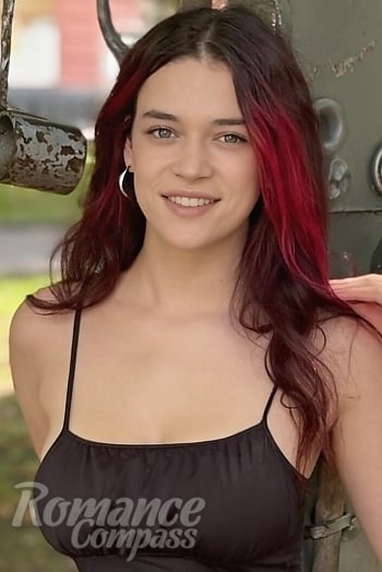 Ukrainian mail order bride Lesya from Ivano-Frankivsk with red hair and green eye color - image 1