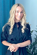 Ukrainian mail order bride Victoria from Kyiv with blonde hair and green eye color - image 2