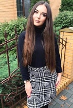 Ukrainian mail order bride Valeriya from Kyiv with light brown hair and brown eye color - image 2