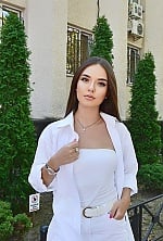 Ukrainian mail order bride Valeriya from Kyiv with light brown hair and brown eye color - image 8