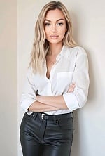 Ukrainian mail order bride Olga from Zhytomyr with blonde hair and green eye color - image 2