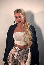 Ukrainian mail order bride Oleksandra from Warsaw with blonde hair and black eye color - image 7