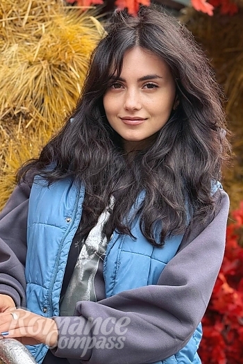 Ukrainian mail order bride Olesya from Zaporizhzhya with brunette hair and brown eye color - image 1