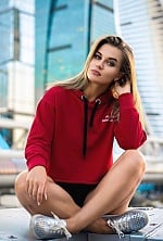 Ukrainian mail order bride Irina from Tiraspol with light brown hair and green eye color - image 2