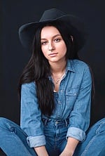 Ukrainian mail order bride Nadezhda from Sumy with black hair and grey eye color - image 2