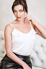 Ukrainian mail order bride Arina from Poltava with brunette hair and green eye color - image 2