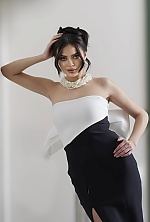 Ukrainian mail order bride Angelina from Marbella with light brown hair and brown eye color - image 6
