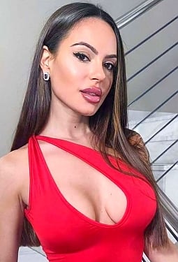 Carolina, 31 y.o. from Madrid, Spain