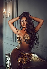 Ukrainian mail order bride Diana from Madrid with brunette hair and black eye color - image 2