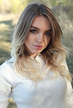 Anna, 23 y.o. from Kiyiv, Ukraine