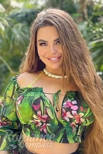 Ukrainian mail order bride Anna from Dubai with light brown hair and green eye color - image 1