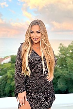 Ukrainian mail order bride Anna from Dubai with light brown hair and green eye color - image 5