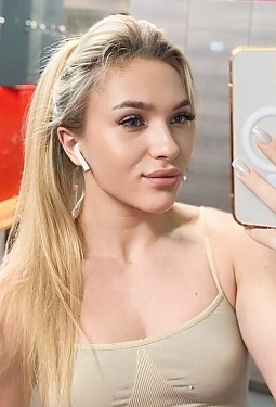 Victoria, 21 y.o. from Kyiv, Ukraine