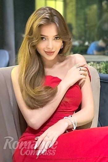 Ukrainian mail order bride Vladilena from Kyiv with light brown hair and green eye color - image 1