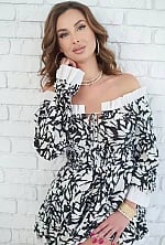 Ukrainian mail order bride Alina from Madrid with light brown hair and blue eye color - image 10