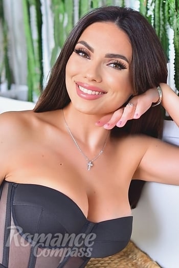 Ukrainian mail order bride Iryna from Kyiv with brunette hair and brown eye color - image 1