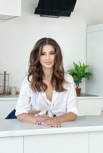 Ukrainian mail order bride Kateryna from Los Angeles with light brown hair and brown eye color - image 8