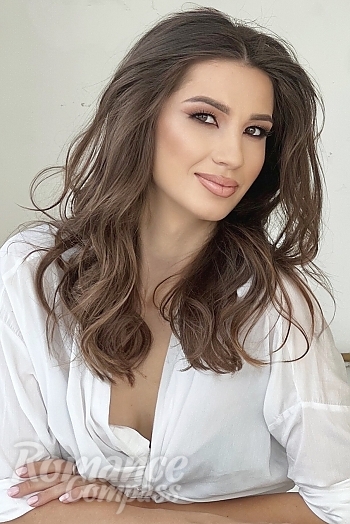 Ukrainian mail order bride Kateryna from Los Angeles with light brown hair and brown eye color - image 1