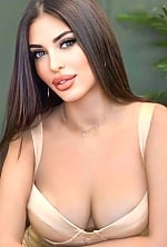 Ukrainian mail order bride Daria from Berlin with brunette hair and green eye color - image 2