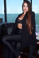 Ukrainian mail order bride Alisa from Los Angeles with light brown hair and hazel eye color - image 7