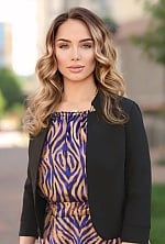 Ukrainian mail order bride Eva from Kyiv with light brown hair and green eye color - image 9