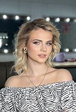 Ukrainian mail order bride Oleksandra from Mykolaiv with blonde hair and green eye color - image 6