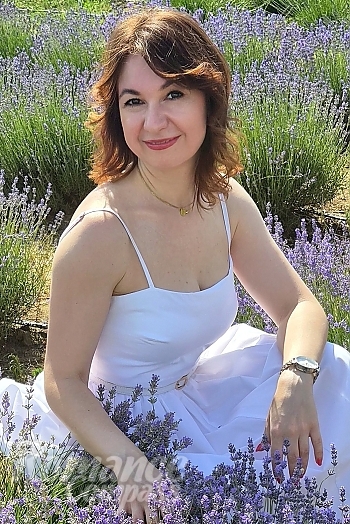 Ukrainian mail order bride Svitlana from Mykolayiv with brunette hair and brown eye color - image 1