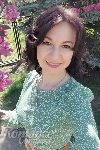 Ukrainian mail order bride Svitlana from Mykolayiv with brunette hair and brown eye color - image 1
