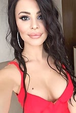 Ukrainian mail order bride Yullia from Milan with black hair and brown eye color - image 3