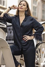 Ukrainian mail order bride Yullia from Milan with black hair and brown eye color - image 10