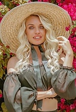 Ukrainian mail order bride Julia from Istanbul with blonde hair and green eye color - image 9