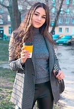 Ukrainian mail order bride Daria from Kyiv with light brown hair and hazel eye color - image 6
