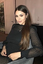 Ukrainian mail order bride Daria from Kyiv with light brown hair and hazel eye color - image 4