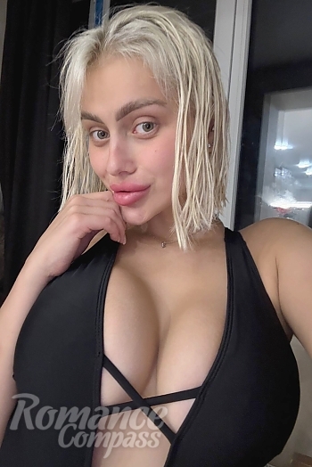 Ukrainian mail order bride Kateryna from Kharkiv with blonde hair and green eye color - image 1