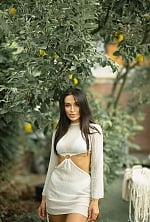 Ukrainian mail order bride Elena from Kyiv with brunette hair and green eye color - image 5