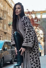Ukrainian mail order bride Elena from Kyiv with brunette hair and green eye color - image 3
