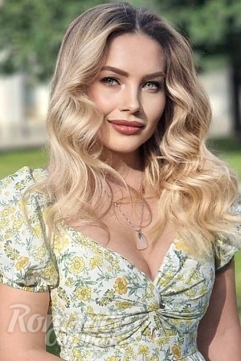 Ukrainian mail order bride Sabina from Wroclaw with blonde hair and green eye color - image 1