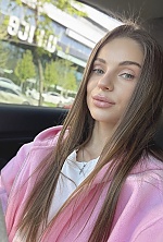 Ukrainian mail order bride Yana from Kyiv with light brown hair and green eye color - image 2
