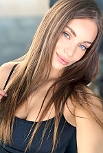 Ukrainian mail order bride Yana from Kyiv with light brown hair and green eye color - image 4