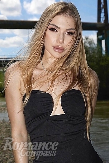 Ukrainian mail order bride Iryna from Ivano-Frankivsk with blonde hair and brown eye color - image 1