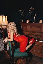 Ukrainian mail order bride Natalya from Kyiv with blonde hair and green eye color - image 4