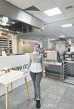 Ukrainian mail order bride Lilia from Lutsk with black hair and grey eye color - image 27